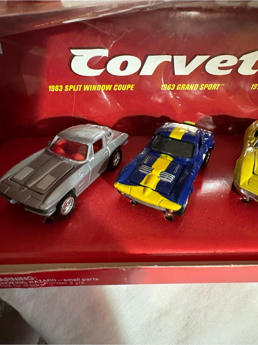 Johnny Lightning 4 Car Box Set Corvettes Lot of Two
